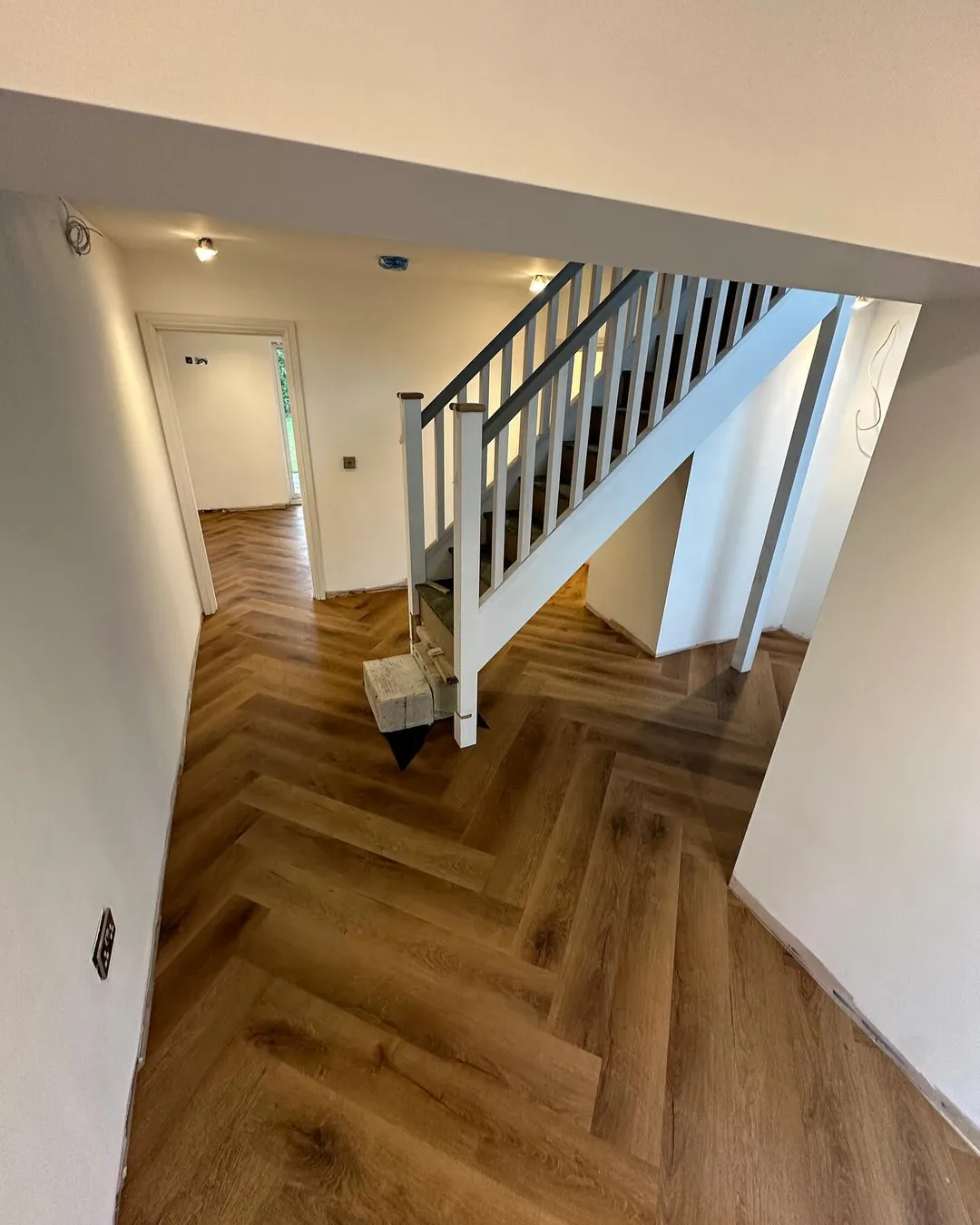 Кварцвиниловая плитка "Invictus" Royal Oak Mocca (406*102*2мм) — купить в Волгодонске