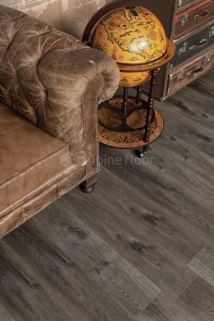 Замковая ПВХ плитка "Alpine Floor" Дуб торфяной  (1524*180*8мм) — купить в Волгодонске