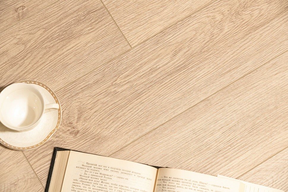 Виниловый ламинат "Bonkeel" Style Дуб Гарднер (1200*125*4 мм) — купить в Волгодонске