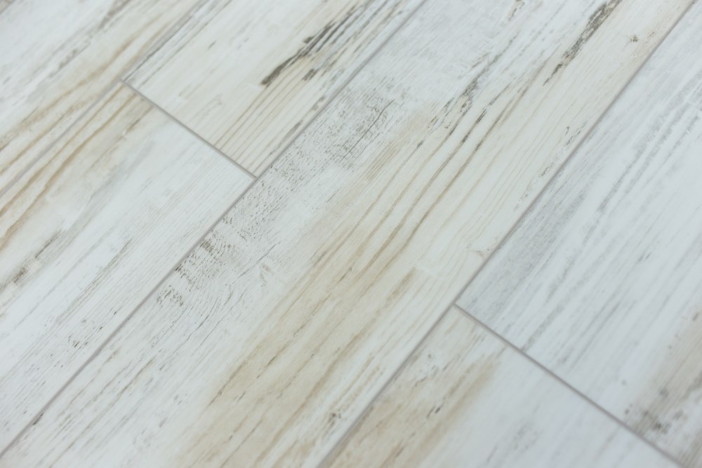 Замковая ПВХ плитка "Art Tile" Берёза Прованс (1220*152*5 мм) — купить в Волгодонске